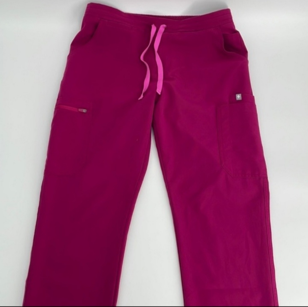 UEC High Waisted Yola Skinny Scrub Pants dark magenta. Size Small Tall